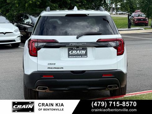 Used 2023 GMC Acadia SLT w/ Elevation Edition FWD image 6