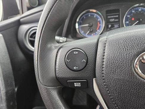 Used 2019 Toyota Corolla LE image 20