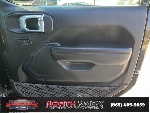 Used 2021 Jeep Gladiator Sport image 28