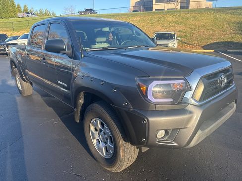Used 2013 Toyota Tacoma 4x4 Double Cab image 2