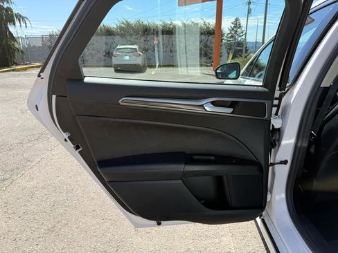 Used 2017 Ford Fusion Energi SE image 16