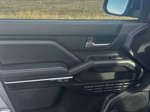 Used 2024 Toyota Tacoma TRD Off-Road image 10