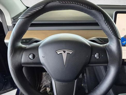 Used 2023 Tesla Model Y Long Range AWD/4WD image 11