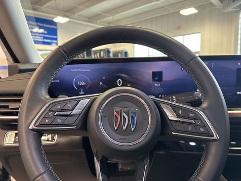 Used 2025 Buick Envision Preferred image 20