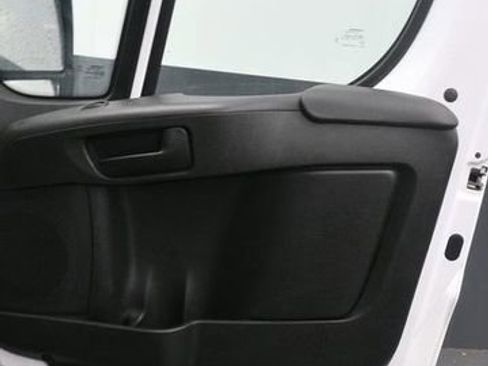 Used 2024 RAM ProMaster 2500 w/ Convenience Group image 9