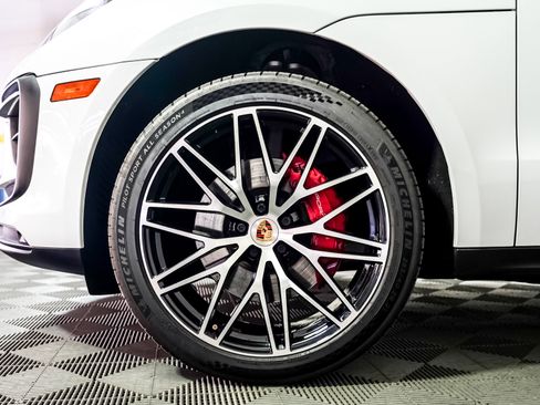 Certified 2022 Porsche Macan S w/ Premium Package Plus image 14