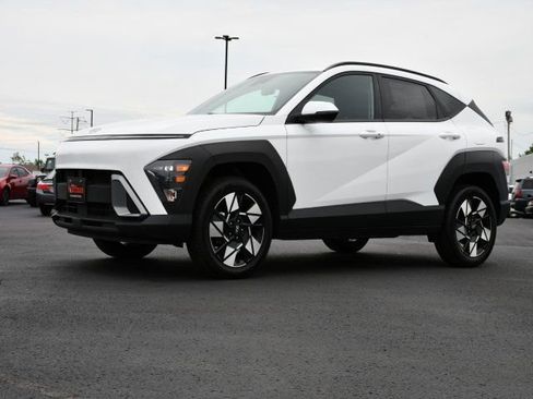Used 2024 Hyundai Kona SEL AWD/4WD image 3