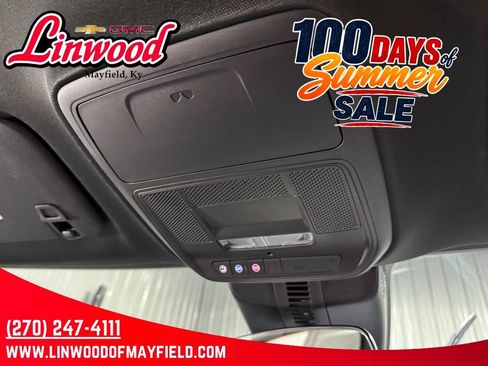 Used 2026 Chevrolet Traverse LT FWD image 32