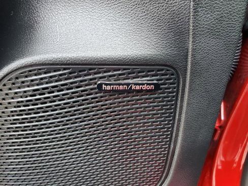 Used 2024 Chrysler Pacifica Premium image 24