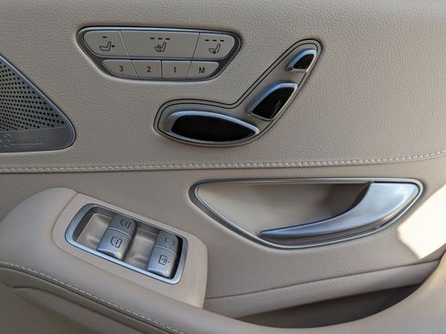 Used 2017 Mercedes-Benz S 550 4MATIC Sedan image 36