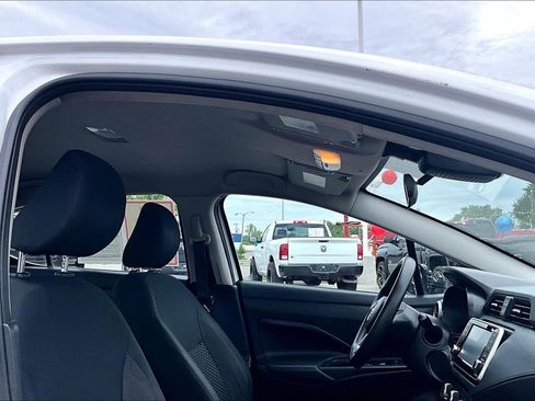 Used 2020 Nissan Versa S FWD image 22