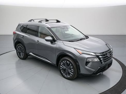 Used 2025 Nissan Rogue Platinum AWD/4WD image 3