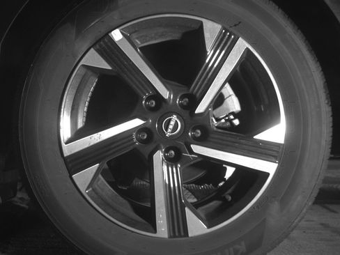 Used 2025 Nissan Sentra SV FWD image 14