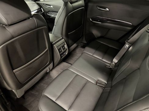 Used 2022 Cadillac XT4 Luxury w/ Cold Weather Package FWD image 23