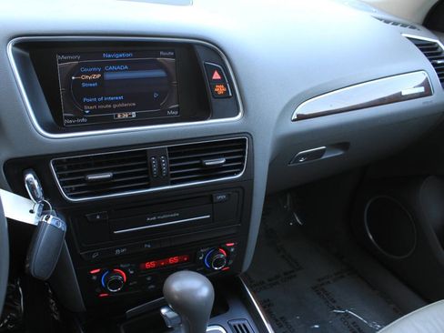 Used 2012 Audi Q5 2.0T Premium Plus w/ Premium Plus Pkg image 20