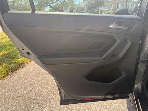 Used 2019 Volkswagen Tiguan SEL image 14