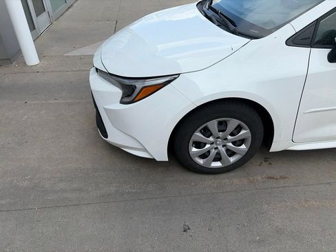 Used 2023 Toyota Corolla LE AWD/4WD image 5