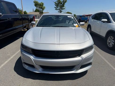 Used 2022 Dodge Charger SXT RWD image 2