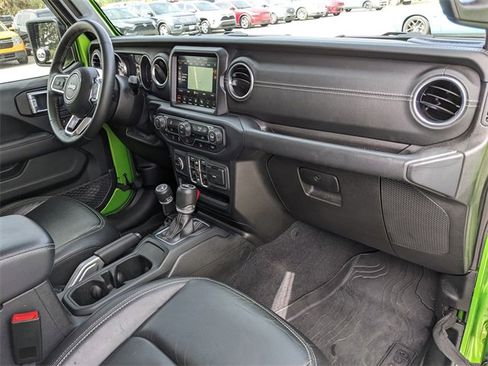 Used 2019 Jeep Wrangler Unlimited Sahara image 14