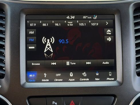 Used 2019 Jeep Cherokee Trailhawk AWD/4WD image 14