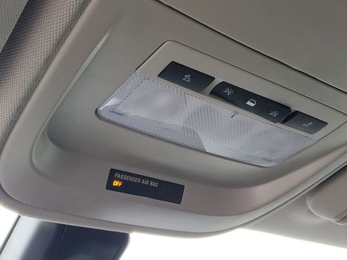 Used 2022 Chevrolet Colorado LT w/ Luxury Package image 21