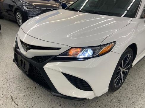 Used 2018 Toyota Camry SE image 34