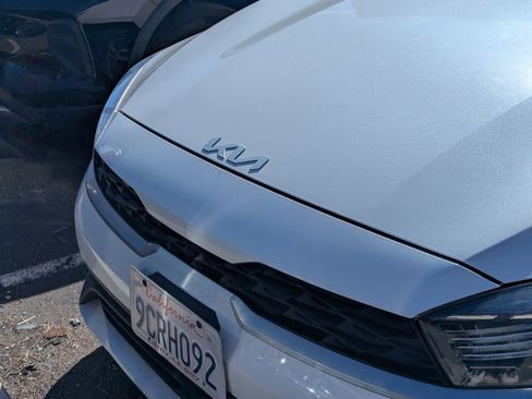 Used 2023 Kia Forte LXS image 2