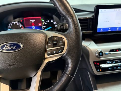 Certified 2022 Ford Explorer XLT w/ Equipment Group 202A image 30