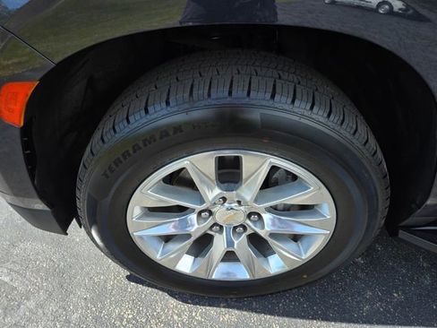 Used 2023 Chevrolet Suburban Premier AWD/4WD image 22