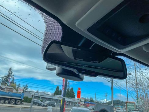 Used 2017 RAM 1500 Laramie w/ Cold Weather Group image 30