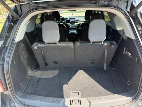 Used 2021 Ford Explorer XLT w/ Equipment Group 202A RWD image 11
