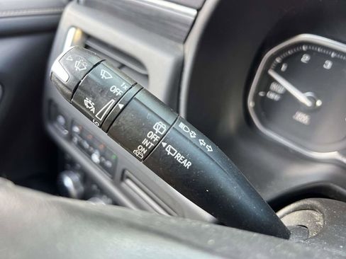 Used 2021 GMC Yukon SLT w/ SLT Luxury Plus Package image 27