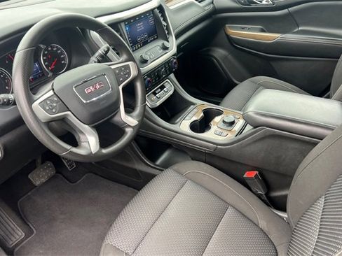 Used 2021 GMC Acadia SLE w/ Driver Convenience Package image 10