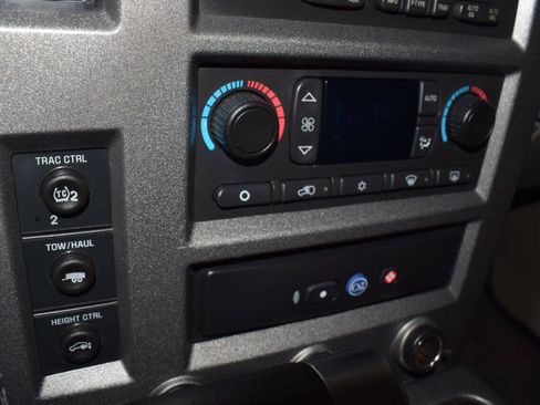 Used 2003 HUMMER H2 w/ Preferred Equipment Group AWD/4WD image 52
