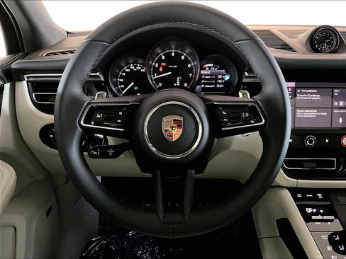 New 2026 Porsche Macan image 15