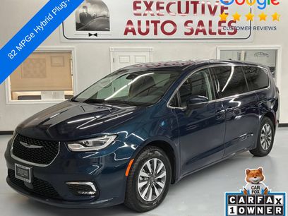 Used 2023 Chrysler Pacifica Touring-L