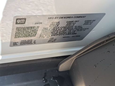 New 2026 Chevrolet Trax RS w/ Sunroof Package FWD image 35