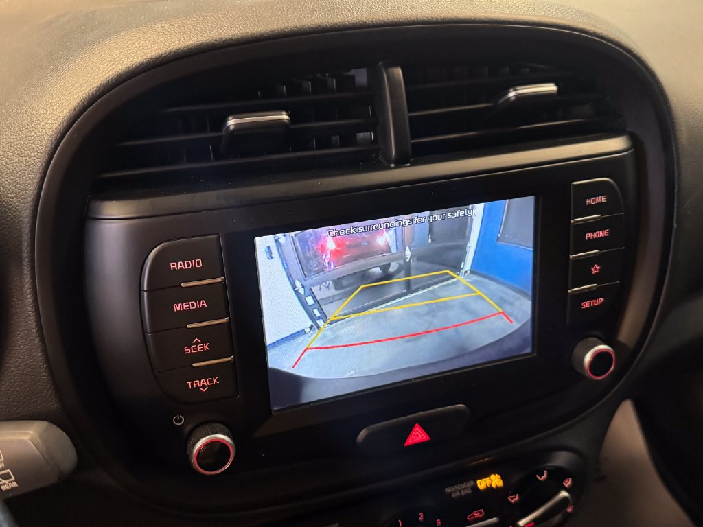 Used 2020 Kia Soul S FWD image 13