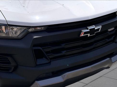 Used 2025 Chevrolet Colorado Trail Boss AWD/4WD image 29
