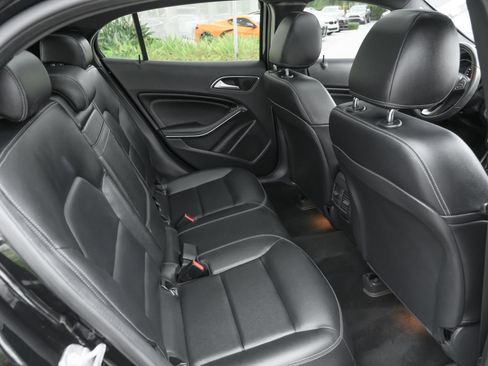 Used 2020 Mercedes-Benz GLA 250 4MATIC image 37