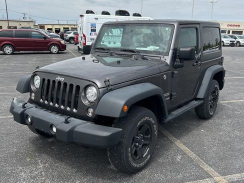 Used 2018 Jeep Wrangler Sport w/ Connectivity Group AWD/4WD image 2