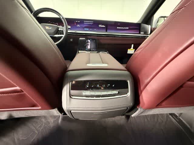 New 2026 Cadillac Escalade Luxury w/ Touring Package AWD/4WD image 32