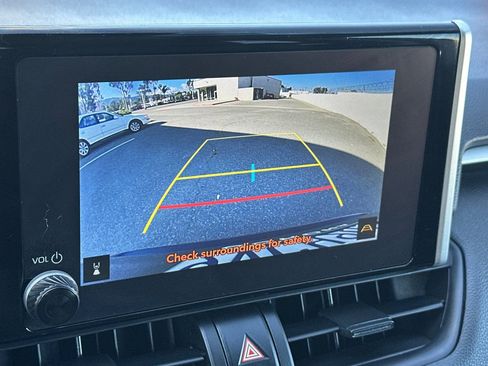 Used 2025 Toyota RAV4 XLE image 18