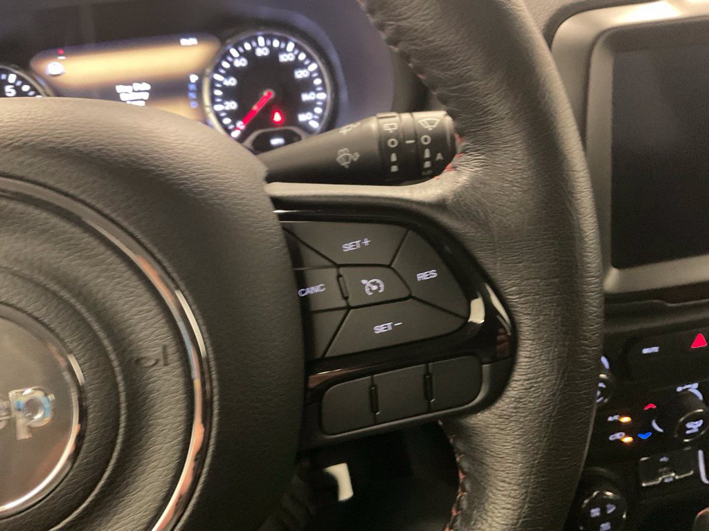 Used 2022 Jeep Renegade Trailhawk AWD/4WD image 17