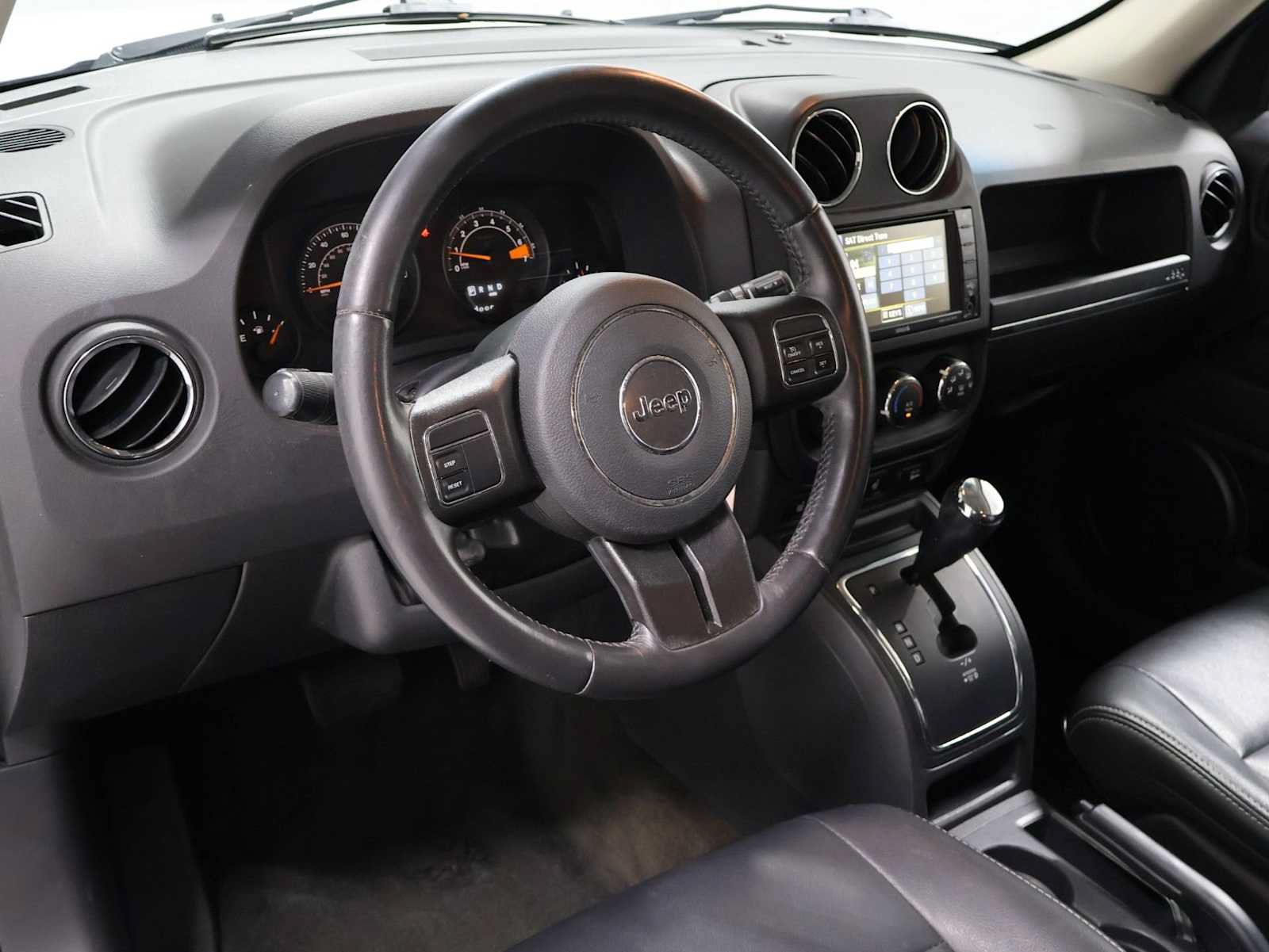 Used 2017 Jeep Patriot High Altitude AWD/4WD image 4
