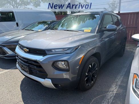 Used 2022 Chevrolet TrailBlazer LT AWD/4WD image 1