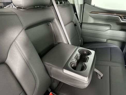 Used 2025 Chevrolet Silverado 1500 LT w/ Leather Package AWD/4WD image 18
