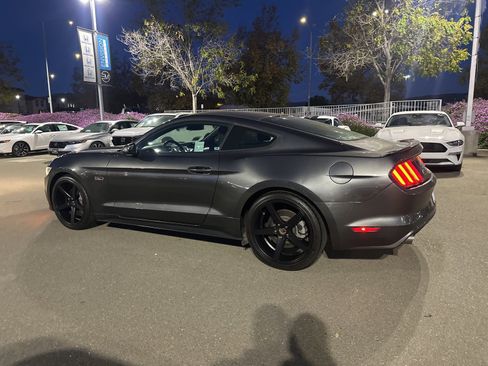 Used 2017 Ford Mustang GT image 4