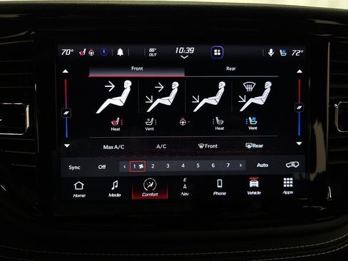 Used 2022 Dodge Durango SRT w/ Technology Group image 23