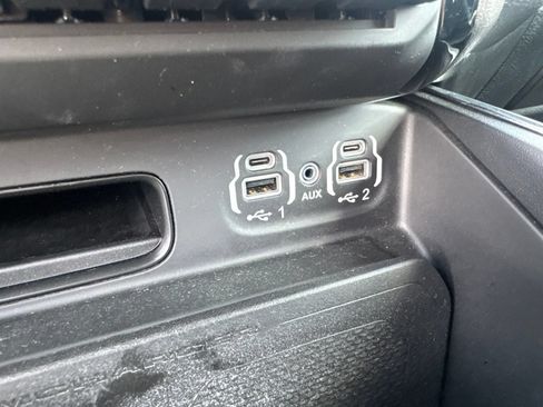 Used 2023 RAM 1500 Laramie AWD/4WD image 30